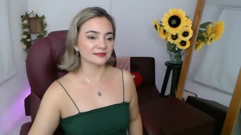 Snapshot of rebeca_milf chatting on July 13, 2026, 12:41 pm REBECA online show from July 13, 2026, 12:41 pm