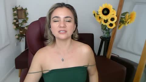 Snapshot of rebeca_milf chatting on July 14, 2026, 12:46 am REBECA online show from July 14, 2026, 12:46 am