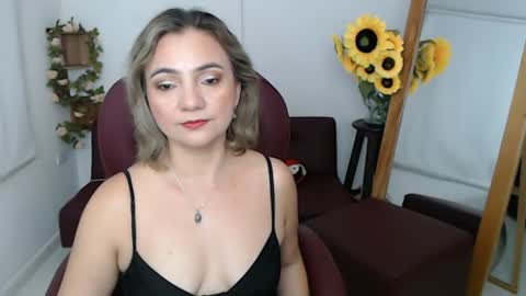 Snapshot of rebeca_milf chatting on July 17, 2026, 2:45 pm REBECA online show from July 17, 2026, 2:45 pm