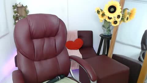 Snapshot of rebeca_milf chatting on July 25, 2026, 2:36 pm REBECA online show from July 25, 2026, 2:36 pm