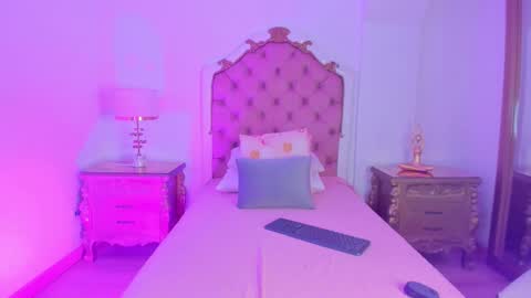 Rebeca Whatsson online show from November 24, 2025, 11:32 am