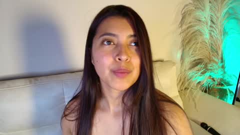 Snapshot of rebeca_williams_ chatting on February 4, 2025, 5:10 am Rebeca Williams online show from February 4, 2025, 5:10 am