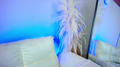 Snapshot of rebeca_williams_ chatting on February 24, 2025, 5:11 am Rebeca Williams online show from February 24, 2025, 5:11 am