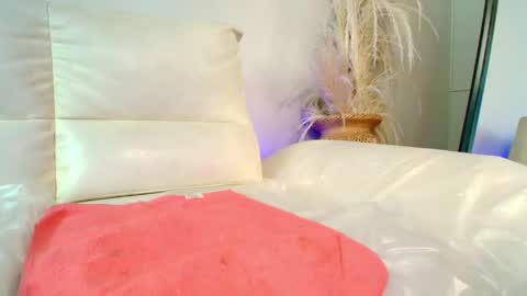 Snapshot of rebeca_williams_ chatting on February 27, 2025, 9:36 pm Rebeca Williams online show from February 27, 2025, 9:36 pm