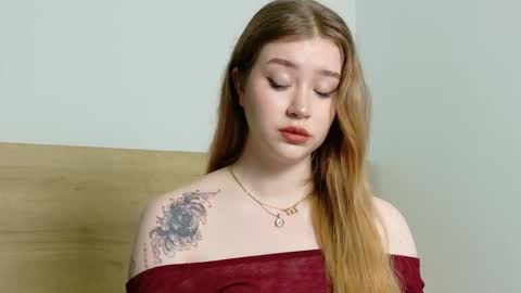 rebecca_lace online show from September 13, 2025, 1:38 am
