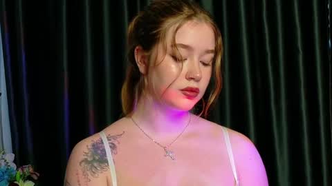 rebecca_lace online show from October 16, 2025, 11:28 pm