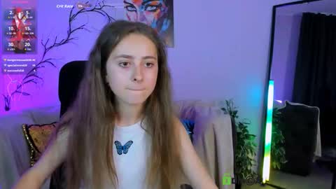 rebecca_smile_ online show from September 29, 2025, 7:46 am