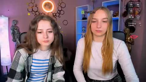 rebecca_smile_ online show from April 25, 2026, 7:11 pm