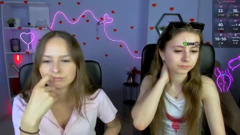 rebecca_smile_ online show from May 11, 2026, 12:33 pm