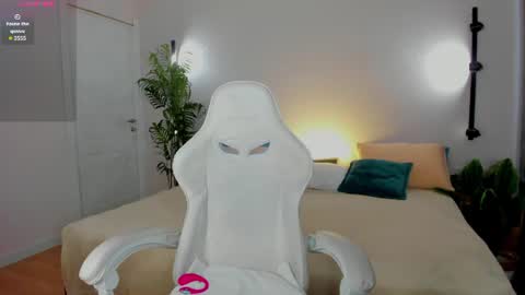 Snapshot of rebecca_vargas chatting on July 24, 2026, 1:14 am Rebecca online show from July 24, 2026, 1:14 am