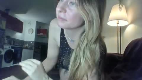 CuttieBecca online show from September 26, 2025, 7:12 am