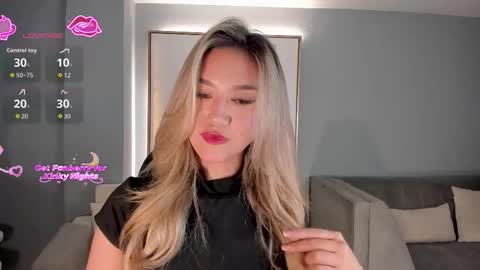 Snapshot of rebeccahudson_ chatting on February 28, 2026, 8:21 pm Rebe online show from February 28, 2026, 8:21 pm