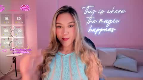 Snapshot of rebeccahudson_ chatting on March 4, 2026, 7:53 pm Rebe online show from March 4, 2026, 7:53 pm