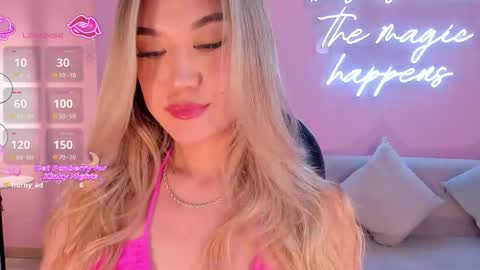 Snapshot of rebeccahudson_ chatting on March 5, 2026, 8:05 pm Rebe online show from March 5, 2026, 8:05 pm