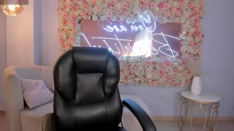 Snapshot of rebeccahudson_ chatting on March 7, 2026, 11:29 am Rebe online show from March 7, 2026, 11:29 am