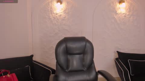 Snapshot of rebeccahudson_ chatting on March 9, 2026, 7:29 pm Rebe online show from March 9, 2026, 7:29 pm