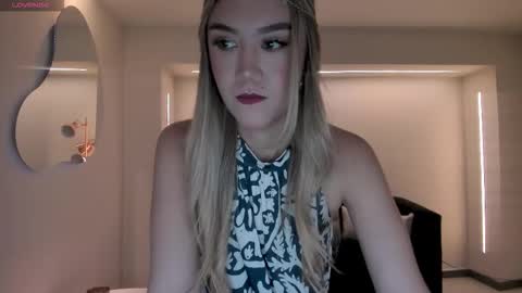 Snapshot of rebeccahudson_ chatting on March 22, 2026, 5:05 pm Rebe online show from March 22, 2026, 5:05 pm