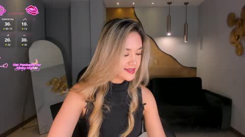 Snapshot of rebeccahudson_ chatting on March 25, 2026, 7:42 pm Rebe online show from March 25, 2026, 7:42 pm