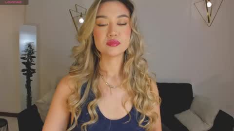 Snapshot of rebeccahudson_ chatting on April 14, 2026, 7:53 pm Rebe online show from April 14, 2026, 7:53 pm
