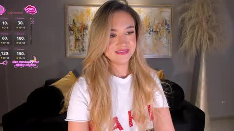 Snapshot of rebeccahudson_ chatting on April 29, 2026, 10:16 pm Rebe online show from April 29, 2026, 10:16 pm