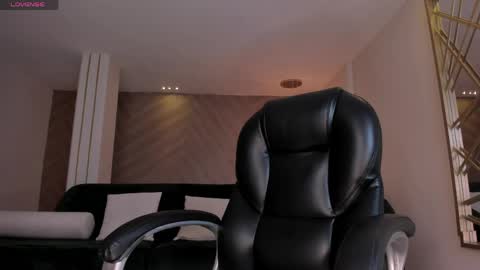 Snapshot of rebeccahudson_ chatting on April 30, 2026, 8:57 pm Rebe online show from April 30, 2026, 8:57 pm