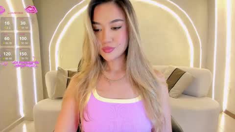 Snapshot of rebeccahudson_ chatting on May 8, 2026, 8:47 pm Rebe online show from May 8, 2026, 8:47 pm