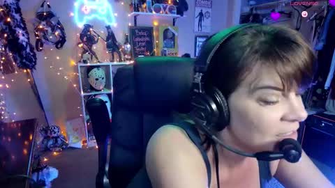 Rebecca Love online show from January 13, 2026, 5:13 am