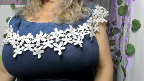 Snapshot of rebeccamayer031 chatting on April 28, 2026, 4:28 am Rebecca online show from April 28, 2026, 4:28 am