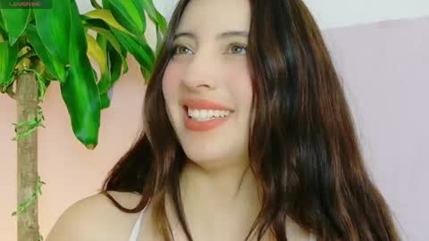 rebeccawhite_meow online show from June 7, 2026, 7:17 pm