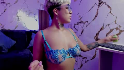 Snapshot of rebeka_baker chatting on September 17, 2025, 2:35 am REBEKA online show from September 17, 2025, 2:35 am