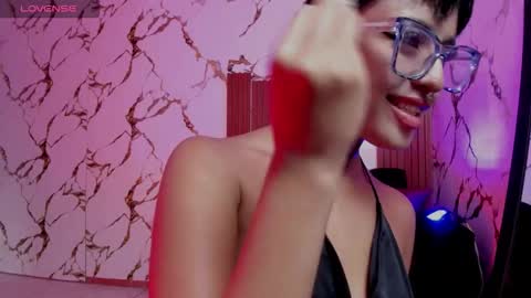 Snapshot of rebeka_baker chatting on October 14, 2025, 12:06 pm REBEKA online show from October 14, 2025, 12:06 pm