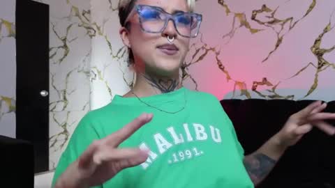 Snapshot of rebeka_baker chatting on April 11, 2026, 4:33 pm REBEKA online show from April 11, 2026, 4:33 pm