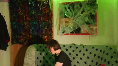 Lara online show from October 31, 2025, 4:30 pm