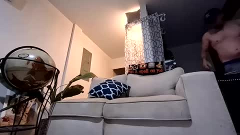 recka810 online show from October 27, 2025, 2:10 pm