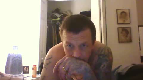 Snapshot of recka810 chatting on March 5, 2026, 10:44 am recka810 online show from March 5, 2026, 10:44 am