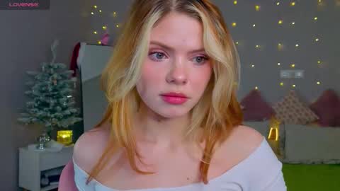 Snapshot of red__candy chatting on January 9, 2026, 12:08 pm red__candy online show from January 9, 2026, 12:08 pm