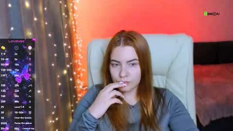 Snapshot of red__dizzy chatting on October 21, 2025, 10:32 pm red__dizzy online show from October 21, 2025, 10:32 pm