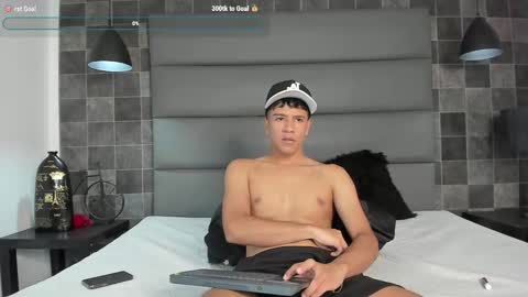 red_b333 online show from October 1, 2025, 2:45 pm