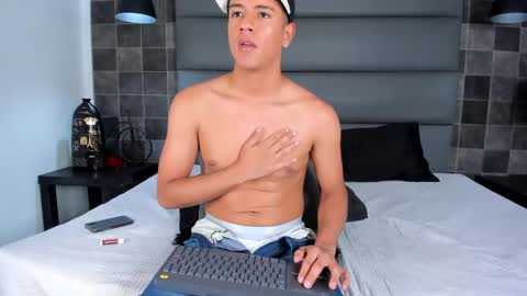 red_b333 online show from October 4, 2025, 4:16 pm
