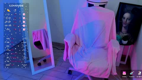 Snapshot of red_bestie_ chatting on December 7, 2024, 5:53 pm Bestie online show from December 7, 2024, 5:53 pm