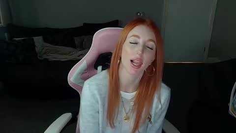 Snapshot of red_firesquirt chatting on January 24, 2025, 2:30 pm Red - online show from January 24, 2025, 2:30 pm