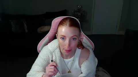 Snapshot of red_firesquirt chatting on February 13, 2025, 3:14 pm Red - online show from February 13, 2025, 3:14 pm