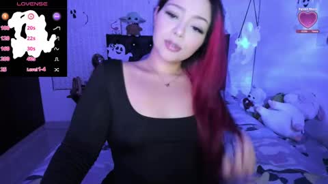 Snapshot of red_girlofficial chatting on October 12, 2025, 4:44 am Taliana online show from October 12, 2025, 4:44 am