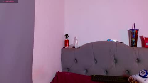 IG   OF red moonn online show from November 28, 2025, 5:10 am