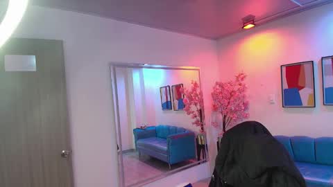 Res Moon online show from November 4, 2025, 11:09 am