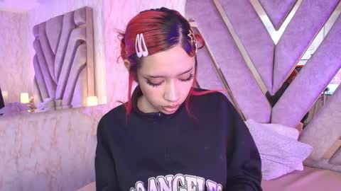 red_pandaa online show from November 18, 2025, 3:23 am