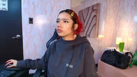 red_pandaa online show from February 1, 2026, 3:27 am