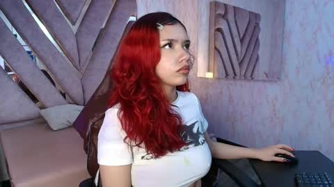 red_pandaa online show from April 24, 2026, 5:43 am