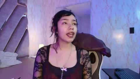 red_pandaa online show from May 10, 2026, 3:44 am