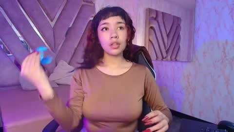Snapshot of red_pandaa chatting on June 5, 2026, 3:24 am red_pandaa online show from June 5, 2026, 3:24 am